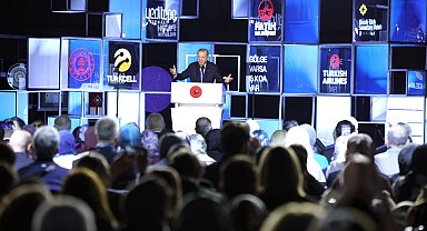 İstanbul - Cumhurbaşkanı Erdoğan, 3'üncü Yeditepe Bienali'nin açılışına katıldı