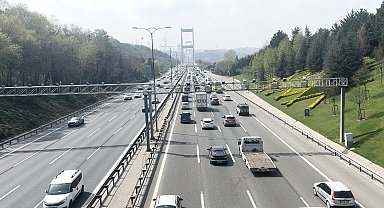 İstanbul- Fatih Sultan Mehmet Köprüsü'nde bayram dönüşü yoğunluğu