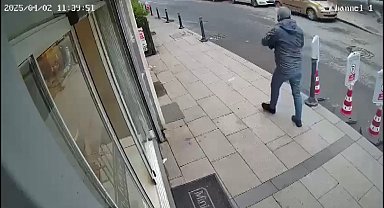 İstanbul- Fatih'te oğlu gibi arayıp 700 bin lira dolandırdılar