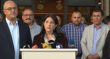 İstanbul - İmralı heyeti üyesi Buldan, Sırrı Süreyya Önder'in tedavi gördüğü hastanenin önünde açıklama yaptı