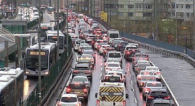 İstanbul - İstanbul'da akşam saatlerinde trafik yoğunluğu arttı