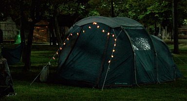 İstanbul - İstanbul'da çadırlarda deprem nöbeti: Uykum gelmiyor, deprem olabilir diye korkuyorum