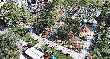 İstanbul - İstanbul'da evlerine girmekten çekinenler çadırlarda ve araçlarında kalmaya devam ediyor