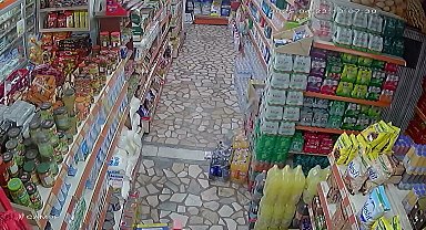 İstanbul- İstanbul'daki 6,2'lik deprem anı güvenlik kameralarına yansıdı Ek görüntüyle