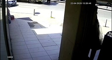 İstanbul - Maltepe'de hafriyat kamyonunun yayalara çarptığı kaza kamerada