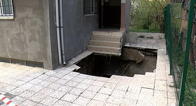İstanbul - Pendik'te 4 katlı binanın bahçe zemininde çökme