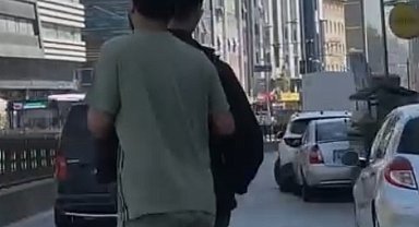 İstanbul- Sultangazi'de skuter ile kasksız ve tehlikeli yolculuk kamerada