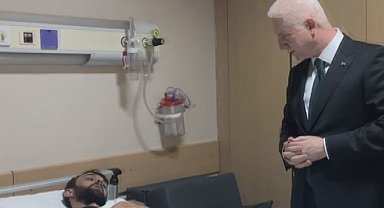 İstanbul - Vali Gül, depremde yaralanan vatandaşları hastanede ziyaret etti