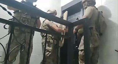 İzmir'de FETÖ operasyonu: 6 gözaltı