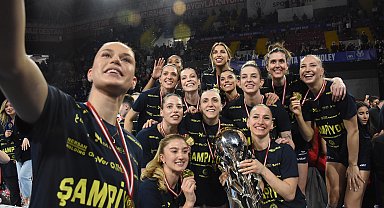Kadınlar Kupa Voley'de şampiyon Fenerbahçe