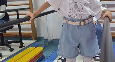 Kampanyayla umutlanan Berra, gen tedavisiyle ayağa kalktı