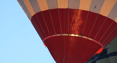 Kapadokya'da balonlar, Türk bayraklarıyla havalandı