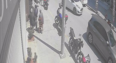 Kardeşine tabanca çekti; devriyedeki polisler etkisiz hale getirdi