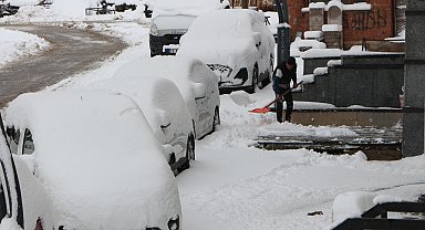 Karlıova'da, kar kalınlığı 15 santime ulaştı