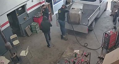 Kaynak yapılan yakıt deposu patladı