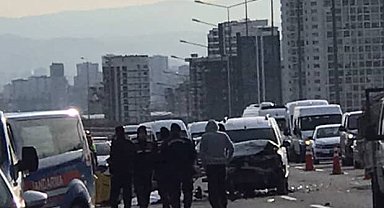 Kaza sonrası aracından inen sürücü, otomobilin çarpması sonucu öldü