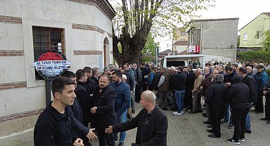 Kazada hayatını kaybeden 3 öğretmen Düzce'de toprağa verildi