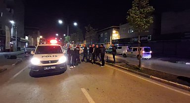 Kimlik sorgusunda mahalle bekçisini bıçakladılar