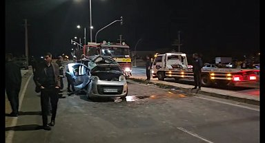 Kırmızı ışıkta geçen TIR, hafif ticari araçla çarpıştı: Aynı aileden 6 kişi yaralandı