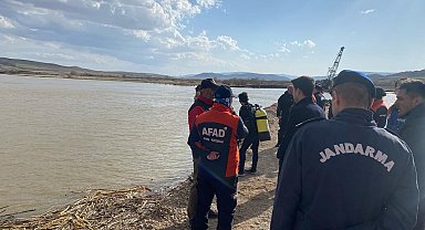 Kum ocağında çalışırken nehre düşen Mehmet'in cansız bedenine ulaşıldı