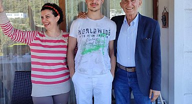 Levent, babası gibi kanserden yaşamını yitirdi; annesi de aynı hastalıktan tedavi görüyor