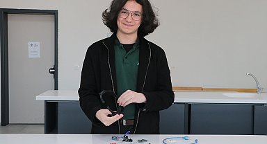 Liseli Hüseyin, felçli dedesinden etkilenerek tasarladığı proje ile ABD'deki olimpiyatların finalisti