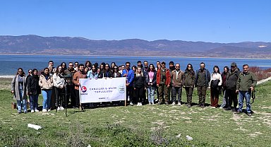 MAKÜ'lü öğrenciler, Limnoloji dersini göl kenarında işledi