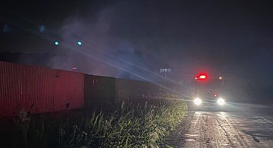 Manisa'da geri dönüşüm tesisindeki yangın, söndürüldü