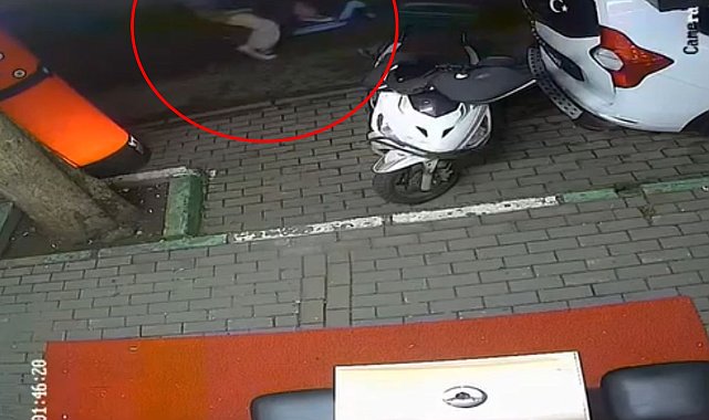 Marketten çıkan yayaya skuter çarptı