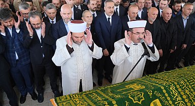 Mevlüt Çavuşoğlu'nun babası toprağa verildi