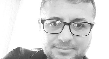 Minibüsüne taktığı harici ısıtıcıdan çıkan yangında dumandan zehirlenmiş