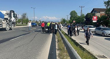 Motosikletle, elektrikli mopedin çarpıştığı kaza kamerada