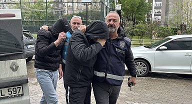 Öğretmeni darbeden 2 şüpheli adliyede