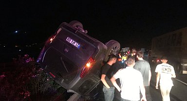 Osmaniye'de otomobil, TIR'a arkadan çarptı: 5 yaralı