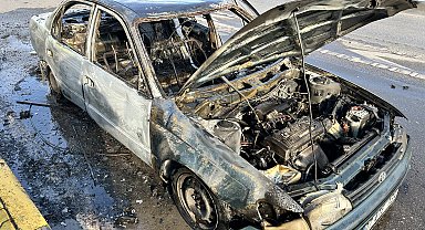 Otomobil alev alev yandı