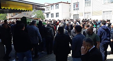 Otomobil çarpan 6 yaşındaki Zümra, 4 gün sonra yaşam savaşını kaybetti