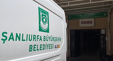 Otomobil, park halindeki 3 araca çarpıp devrildi: 2 ölü, 1 yaralı