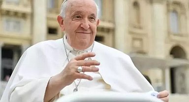 Papa Francis yaşamını yitirdi