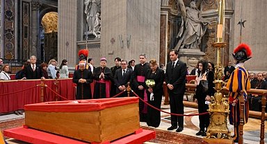 Papa Franciscus için cenaze töreni