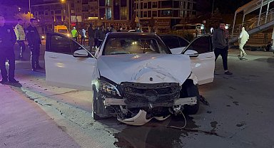 Polisin 'dur' ihtarına uymayan otomobilin ehliyetsiz sürücüsüne 37 bin lira ceza