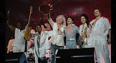 Queen'in gitaristi Brian May, Coachella'da performans sergiledi