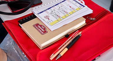 Şampiyon pilotlar, 30 kadın co-pilotu pistlere hazırladı