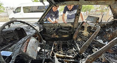 Şanlıurfa'da park halindeki 9 araç kundaklandı