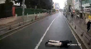 Seyir halindeki otobüsün önüne yattı; o anlar kamerada