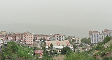 Şırnak'ta toz taşınımı etkili oldu