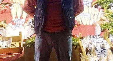 Sokak ortasında av tüfeği ile vurularak öldürüldü