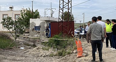 Sulama kanalında ellerini yıkarken elektrik akımına kapılan Özlem ile onu kurtarmak isteyen annesi öldü