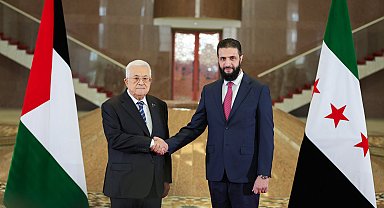 Suriye Cumhurbaşkanı Şara, Filistin Devlet Başkanı Abbas ile bir araya geldi