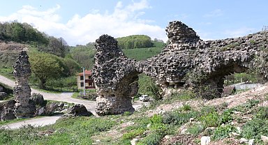 Tarihi su kemerlerinin kalıntıları ilgi görüyor