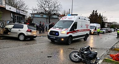 Tekirdağ'da otomobil ile motosiklet çarpıştı: 2 yaralı